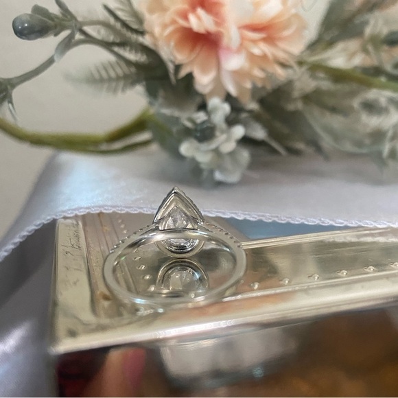 Pear Shape  Simulated Diamond  Ring in Silver Color - Picture 7 of 7